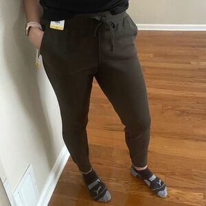 (NWT) Champion Women’s Army Green Fleece Jogger